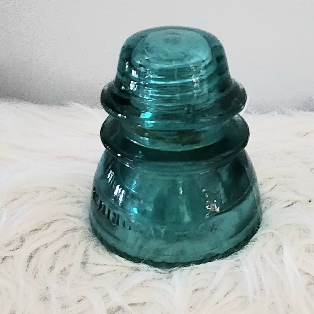 Hemingray vintage insulator green USA made